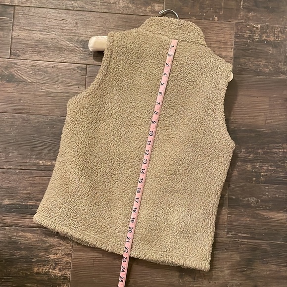 Women’s/Girls Patagonia Vest - Picture 5 of 7